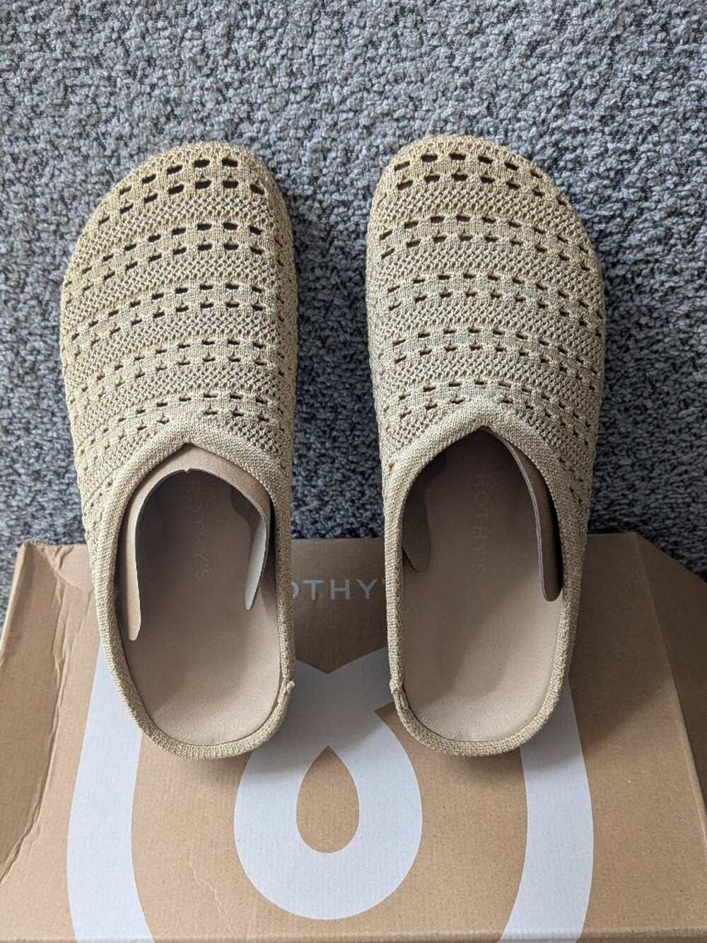 *NWT* Rothy's Casual Clog (Metallic Golden Crochet) Size 8